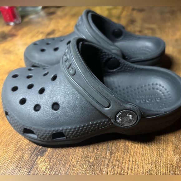 Toddler Crocs Black Size 8 - Picture 4 of 6